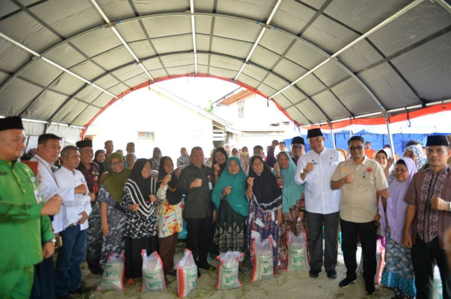 Pemprov Riau Bersama Pemko Pekanbaru Bantu Warga Terdampak Banjir