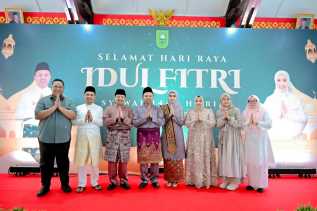 Bupati Bengkalis Kasmarni Hadiri Open House Forkopimda Riau