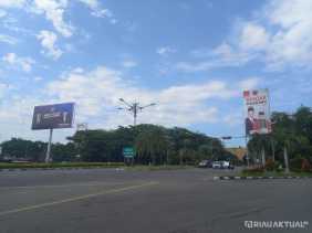 Baliho 'Perang' Anies Versus Ganjar Mulai Bermunculan di Riau
