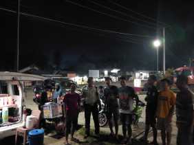 Polsek Kemuning Gelar Patroli Blue Light dan Ajak Anak Muda Sukseskan Pemilu 2024