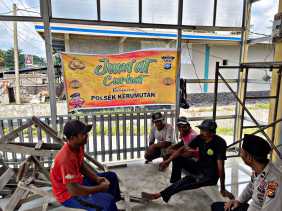 Jelang Pilkada, Polsek Kerumutan Jumat Curhat Jalin Keakraban dengan Warga