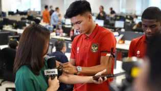 Pemain Timnas Indonesia U-20 Kenakan Pita Hitam