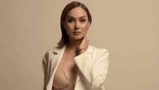 Biasa Horor, Gaya Sara Wijayanto Curi Perhatian Rekan Artis