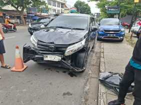 Kurang Konsentrasi, Mobil Tabrak Motor di Jalan Ahmad Yani Pekanbaru