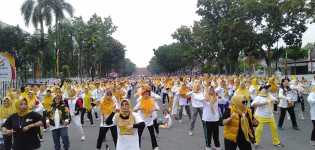 Ribuan Orang Ikuti Senam Sehat yang Digelar Ida Yulita di CFD Pekanbaru