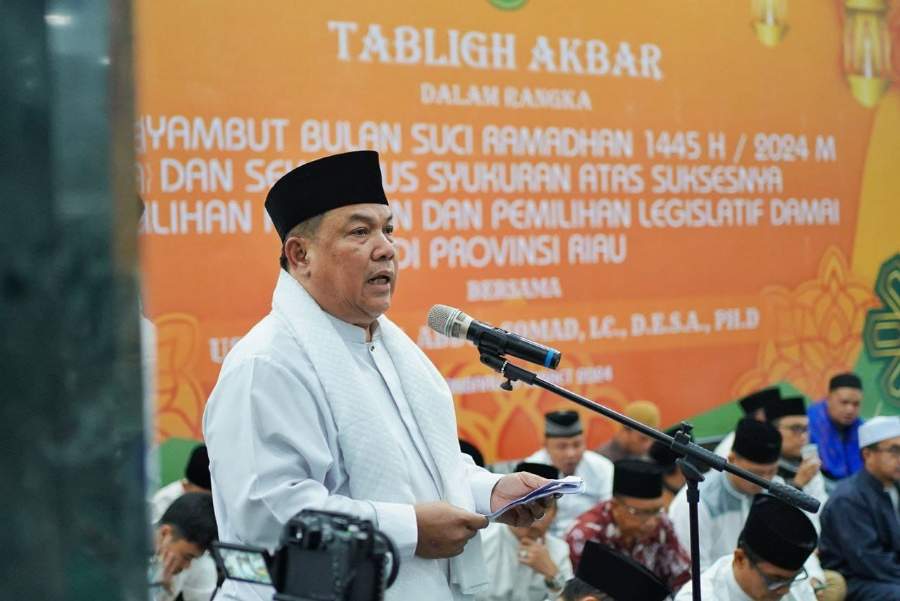 Pemprov Riau Gelar Tabligh Akbar di Masjid Raya Annur, Pj Gubri : Kikis Perbedaan Demi Indonesia Maju
