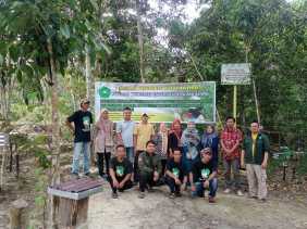 Label Informasi Pohon QR Code Budidaya Lebah Kelulut Bakal Penuhi Hutan Adat Ghimbo Pomuan