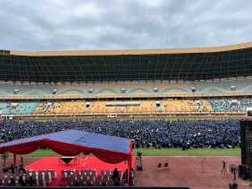 Penyerahan SK PPPK Pemprov Riau, Lapangan Stadion Utama Membiru