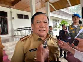 Pemprov Riau Salurkan Bantuan Uang Senilai Rp3 Miliar Untuk Provinsi Terdampak Bencana