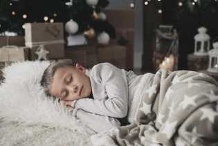 Terungkap 3 Manfaatnya yang Luar Biasa Besar Jika Tidur dengan Lampu Redup