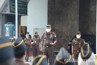 Hari Pertama, 10 Pegawai Kejati Riau Tak Masuk Kerja, Ini Alasannya