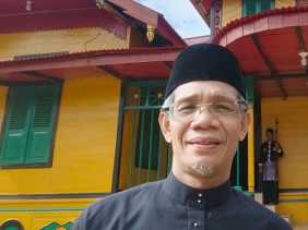 Lusa, LAMR Sambut Seluruh Kepala Daerah Se-Riau Dengan Prosesi Adat Tepuk Tepung Tawar