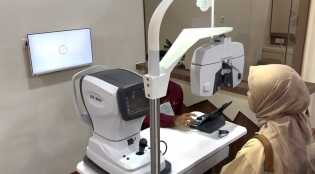 Riau Eye Center Gelar Pemeriksaan Mata Gratis untuk Jurnalis