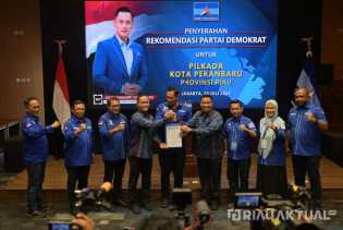 Agung - Markarius Terima SK Demokrat, Tengku Azwendi: Insya Allah Menang