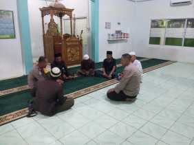 Polsek Tandun Gelar Giat Preemtif dan Cooling System di Masjid Al Falah, Desa Tandun Barat