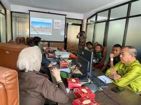 Pemko Pekanbaru Siap Sukseskan Pembagian 10 Juta Bendera Merah Putih