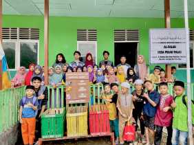 Mahasiswa Kukerta UNRI Edukasi Anak-Anak di MDTA Al-Falah Tentang Pentingnya Pengelolaan Sampah