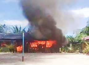 SDN 06 di Kabupaten Rokan Hulu Riau Terbakar