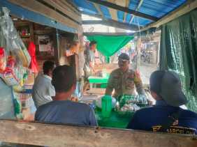 Bripka Yanser Ajak Masyarakat Pulau Burung Ciptakan Pemilu Damai dan Kondusif