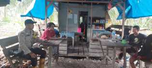 Cooling System Polsek Teluk Belengkong Sosialisasi Pemilu Damai di Desa Tunggal Rahayu