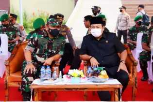 Ketua DPRD Riau Ikuti Farewell And Welcome Parade Danrem 031 Wira Bima