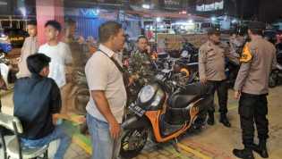 Kawal Pilkada Damai, Polsek Ukui Patroli Blue Light