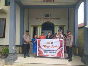 Polsek Bangko Pusako Gelar Minggu Kasih di Gereja Bethel Indonesia