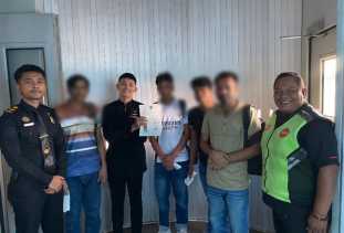 Imigrasi Pekanbaru Deportasi WN Bangladesh yang Langgar Aturan Keimigrasian