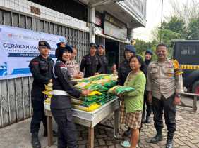 Brimob Polda Riau Gelar Pasar Murah, Sediakan 2 Ton Beras untuk Warga Pekanbaru