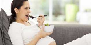 Penyebab Kenapa Ibu Hamil sering Ngidam Makanan Asam