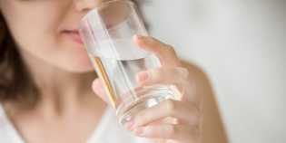 4 Cara Agar Kamu Bisa Minum Lebih Banyak Air Putih
