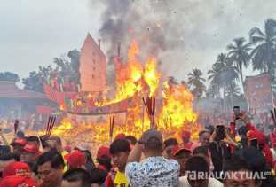 Festival Bakar Tongkang, Ritual Bersejarah yang Mendongkrak Ekonomi Bagansiapiapi