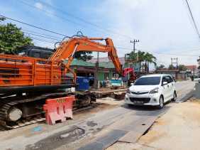 Antisipasi Jalan Longsor dan Amblas saat Hujan, Dinas PUPR Riau Siagakan Alat Berat