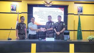 Mantan Bupati Kuansing Sukarmis Bayar Denda Rp200 Juta Korupsi Hotel