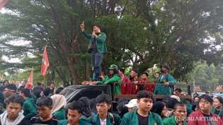 Demo di DPRD Riau, Mahasiswa Umri Kritisi Sikap Represif APH