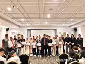 Investasi Masa Depan, Grand Zuri Hotel Pekanbaru Berikan Beasiswa untuk 11 Anak Karyawan Berprestasi