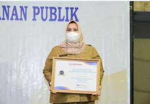 Ombudsemen Beri Penghargaan Bupati Bengkalis