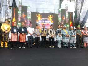 Menteri Pariwisata Resmi Buka Festival Pacu Jalur 2025 di Kuansing