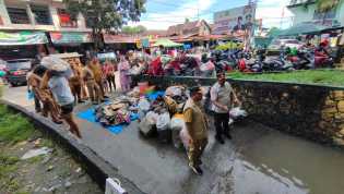 Sejumlah Sungai di Pekanbaru Penuh, Puluhan Rumah Terendam Banjir