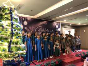 Gandeng Anak Panti Asuhan, BATIQA Hotel Pekanbaru Gelar Christmas Tree Lights Up Sambut Sukacita Natal