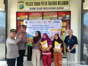 Peduli Kesejahteraan Warga, Kapolsek TPTM Salurkan 300 Karung Beras Murah bersama Bulog Dumai