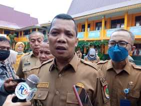 Daya Tampung SMP Negeri di Pekanbaru Masih Minim