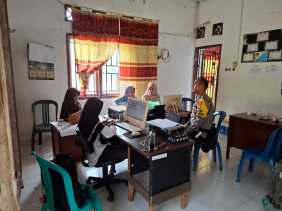 Bhabinkamtibmas Sambang Warga Bangko Makmur, Jaga Kamtibmas Tetap Kondusif