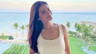 Outfit ke Pantai ala Cut Tari, Si Mommy 2 Anak yang Makin Hot!