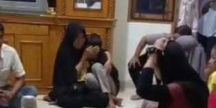 Bawa Anak Tanpa Izin , Oknum Dosen di Riau Nyaris Diamuk Warga