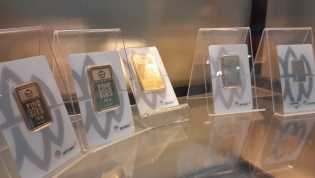 Emas Antam Melesat, Catat Rekor Tertinggi Rp2,303 Juta per Gram Pekan Ini
