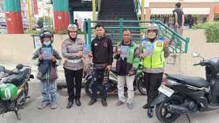 Ditlantas Polda Riau Sosialisasikan Cooling System dan Keselamatan Berkendara kepada Pengemudi Ojek Online