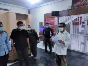 Pendamping Korban Kecewa Atas Vonis Bebas Syafri Harto