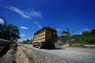 Gubernur Riau Tegas, Truk ODOL dan Kendaraan Plat Luar Akan Ditindak!