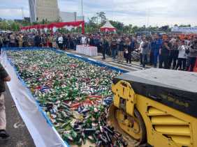 Belasan Ribu Botol Miras dan Ratusan Pelaku C3 Diamankan Polda Riau Dalam Operasi Jelang Ramadan
